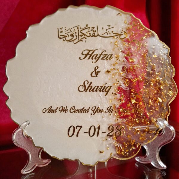 Round plaque